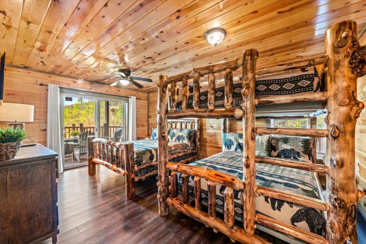 גטלינבורג Indoor Pool, Volleyball Beach, Mountain View, Luxury מראה חיצוני תמונה